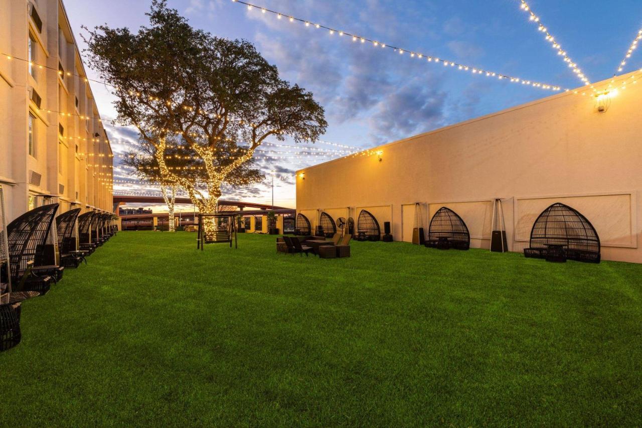 Wyndham Dfw Airport Hotel Irving Buitenkant foto
